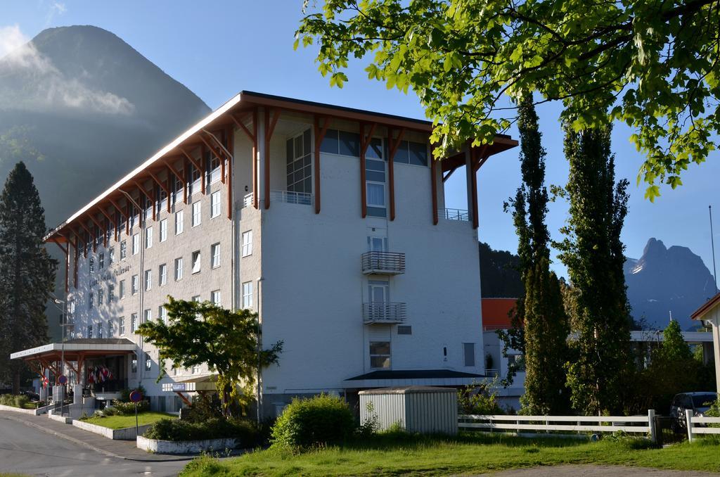 Grand Hotel – by Classic Norway Hotels Åndalsnes Exterior foto